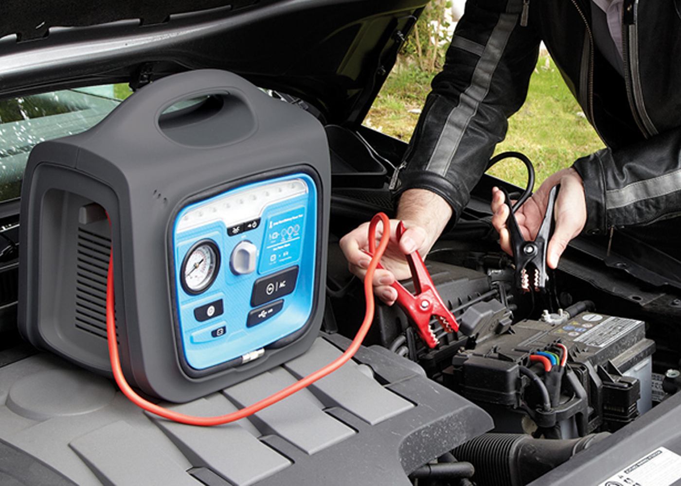 LED Work Light /& Compressor Ring Automotive RPP170 Power Pack Jump Starter USB